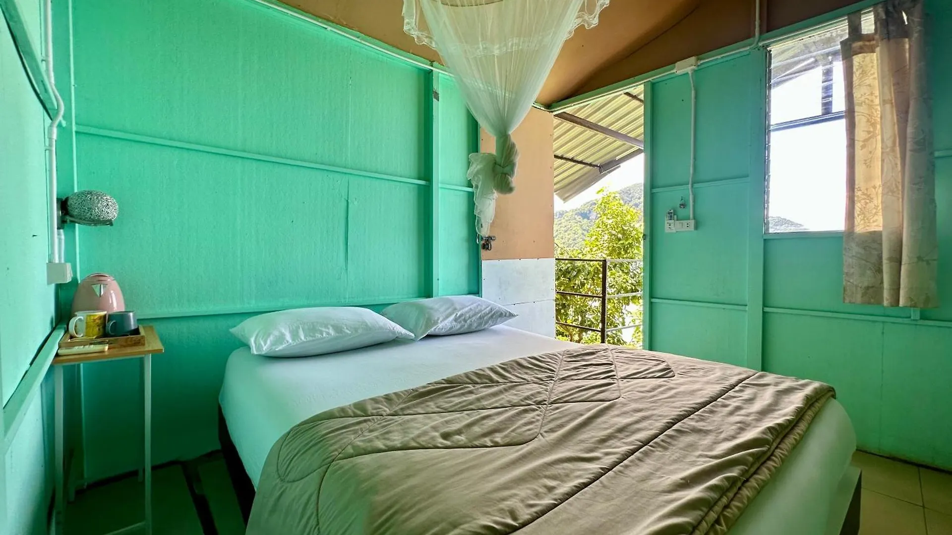Phi Phi Seaside Bungalow Herberg