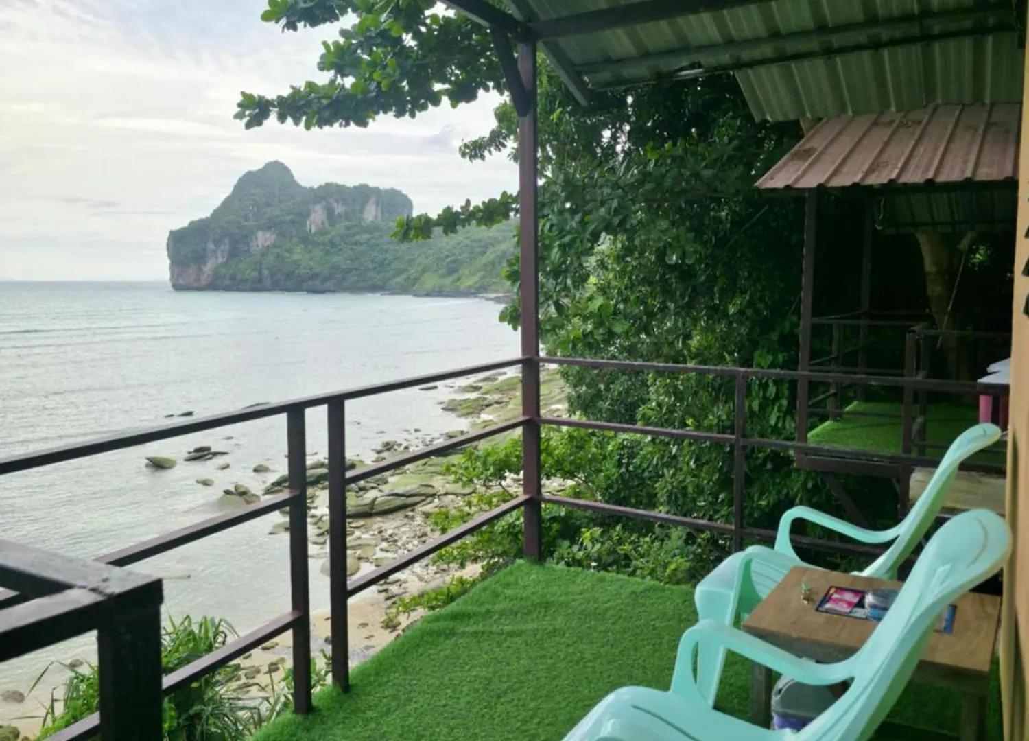 Phi Phi Seaside Bungalow